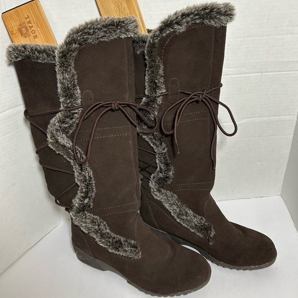 Bass Kiana Women’s Insulating Brown Suede Winter Boots Size 9 - Picture 1 of 6